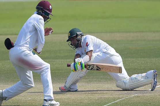 Pakistan stretch lead in second Test