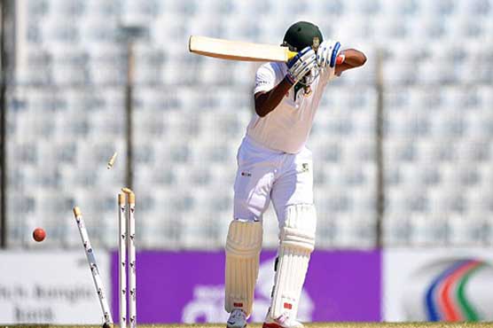 Bangladesh make 220 as Moeen sparks collapse