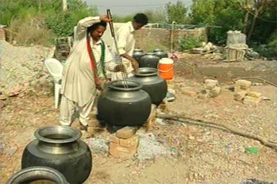 Lunch served outside Bani Gala to PTI workers