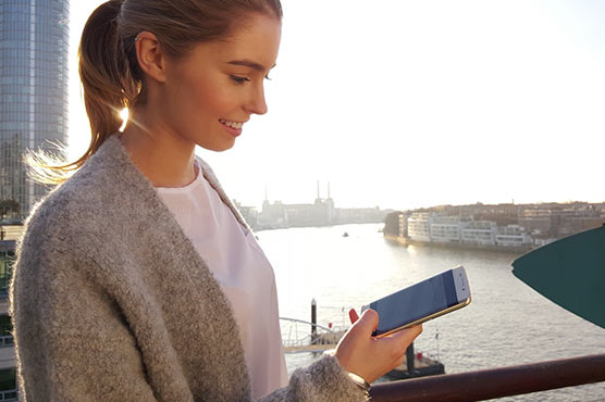 Smartphones to constitute 75pc of world's Internet use by 2017: report