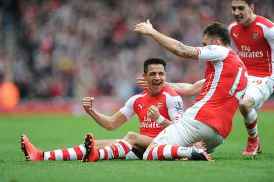 Arsenal and Manchester City register victories