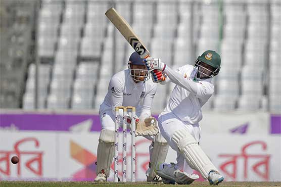 Sloppy England let Bangladesh build