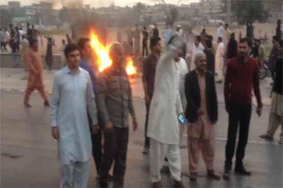 Expressway shut down as PTI workers protest near Zia Masjid
