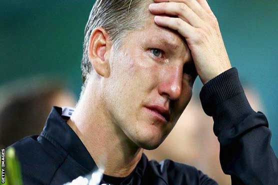 Tearful Schweinsteiger plays his last match for Germany