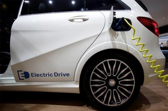 Daimler plans at least six electric car models: source