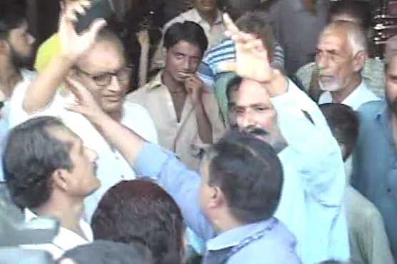 Rana Sanaullah, Abid Sher Ali supporters confront one another in Faisalabad