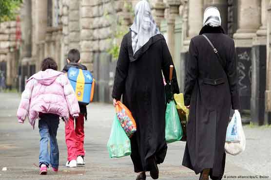 Veiled Muslim mothers prevented from entering French school