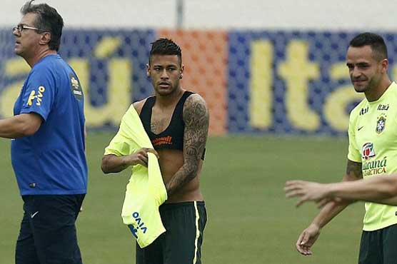 Neymar scores as Brazil march on, Uruguay go top