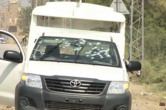 Seven policemen among 8 injured in Peshawar roadside blast