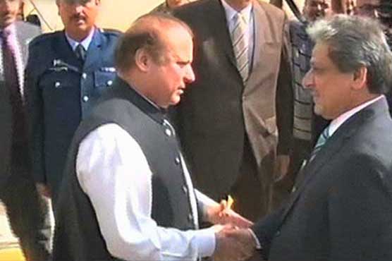 PM Nawaz arrives in Karachi on day-long visit