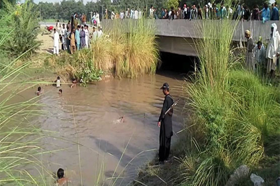 Five of a family drown after car plunges into canal in Ghotki