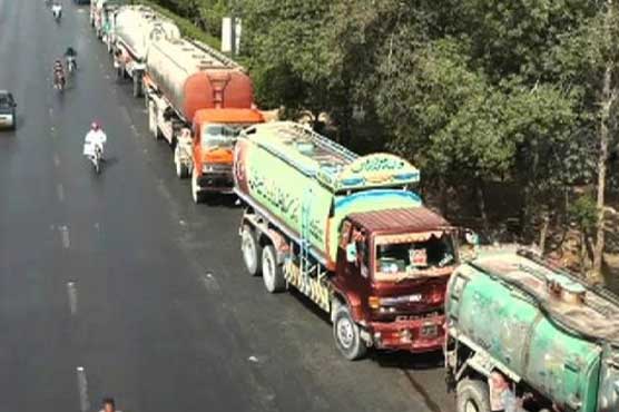 Karachi: Entry of heavy traffic banned at Shahrah-e-Faisal