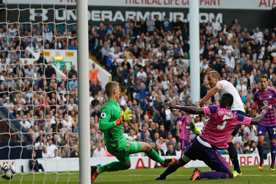 Football: Pain for Kane as Spurs sink Sunderland