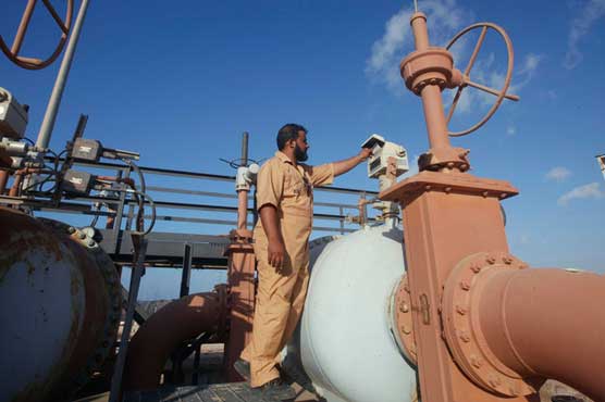 Oil prices up on Libya unrest, hope for output deal