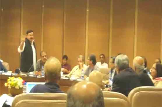 Sheikh Rasheed, Abdul Manan engage in a ranting session