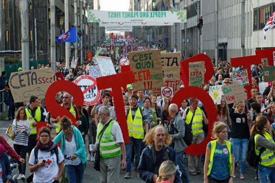 Thousands protest in Brussels against US, Canada trade deals