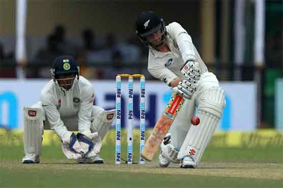Williamson leads NZ reply on rain-hit day