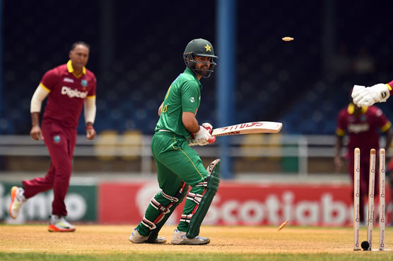3rd T20: Pakistan 76/2 in 10 ov, batting first 