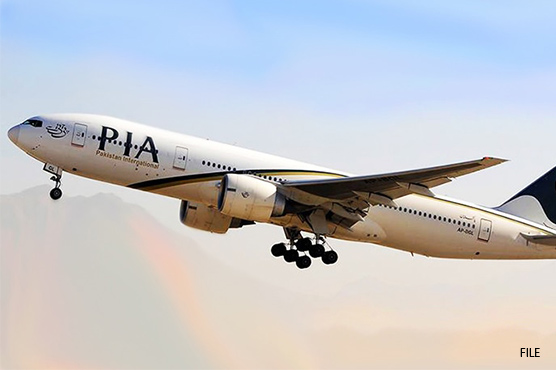 Awkward: Abid Sher Ali, Aleem Khan, Manzoor Wattoo board a flight