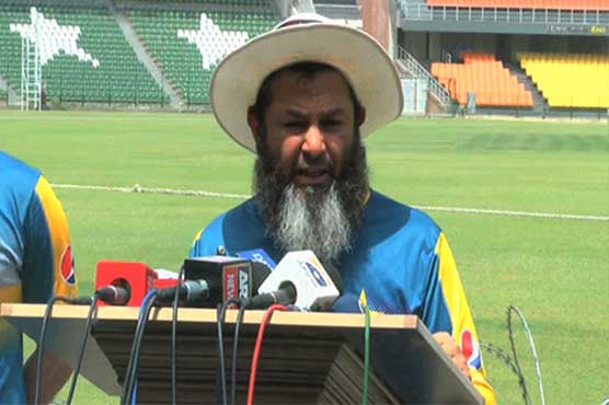 Mushtaq hints at selection of Shadab, Yasir in WI Tests