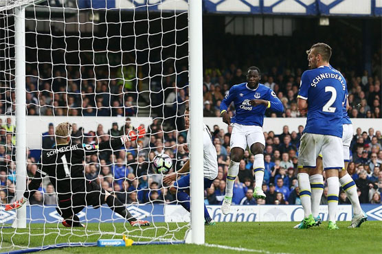 Football: Everton's Lukaku halts Leicester revival