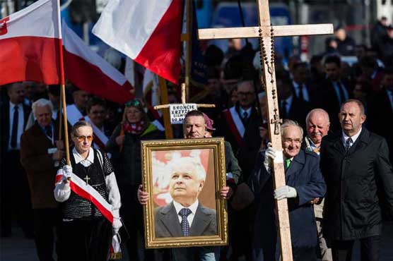 Polish presidential jet 'broke up in air': investigator