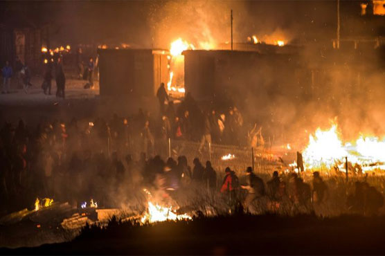 Huge fire hits France's Grande-Synthe migrant camp