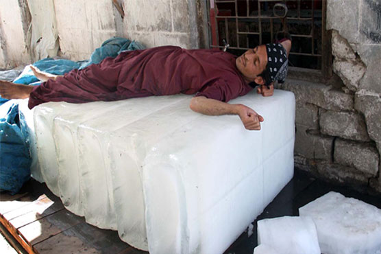 Temperature likely to hit 45 degrees in interior Sindh