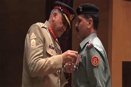 Army chief confers decorations on 69 personnel