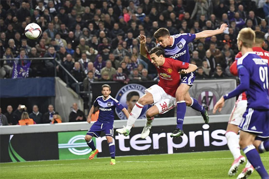 Football: Dendoncker denies United, violence mars Lyon-Besiktas