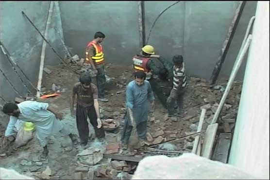 Faisalabad: Kid dead, five injured as roof collapses