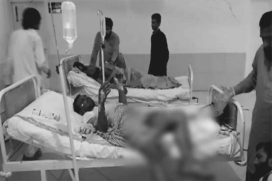 DG Khan: Six injured as oil tanker catches fire