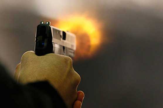 Passerby injured as three persons exchange fire in Islamabad market