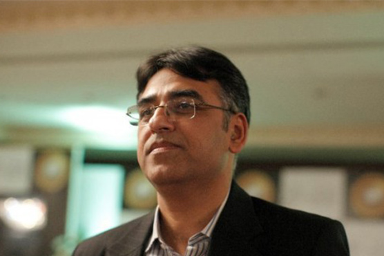 Imran shouldn't have made Rs10bn bribe claim: Asad Umar