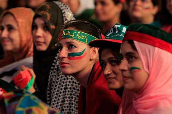 Imran Khan responds to PM Nawaz's remarks about PTI women