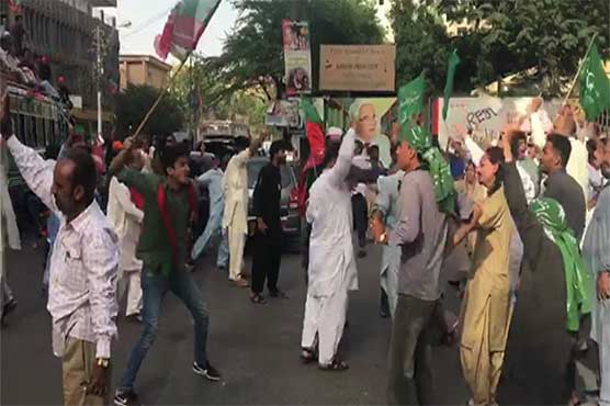 PML-N, PTI workers enter face off at Karachi Press Club
