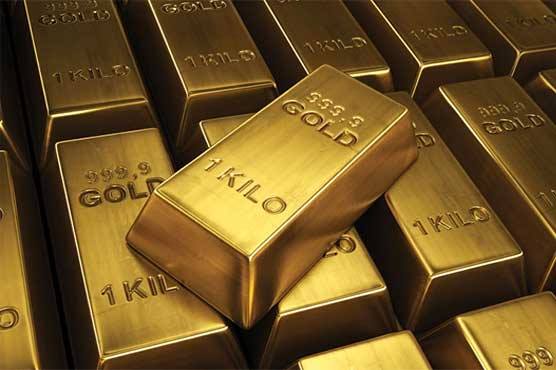 Gold price decreases in international, local markets