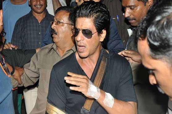 Shah Rukh Khan sustains injury on his way to Kolkata