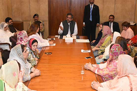 PML-N Women Parliamentarians call on PM Abbasi 