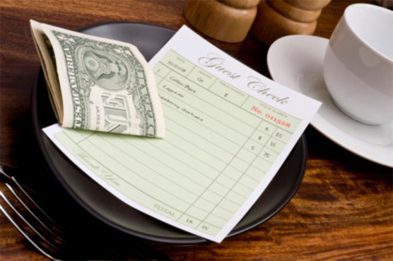 Couple gives New Jersey waitress $1,200 tip on $20 food bill