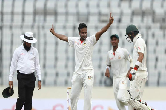 Shakib five-for helps dismiss Aussies for 217