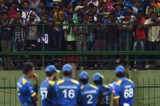 Sri Lanka steps up security after crowd trouble