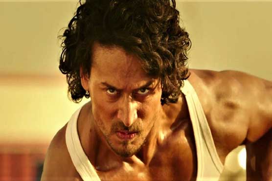 Tiger Shroff scolds fan for doing stunt without precaution