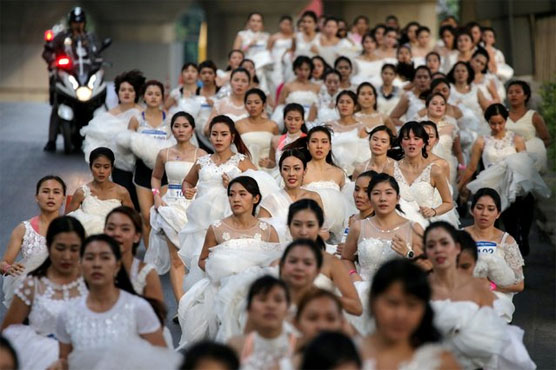 Brides, grooms-to-be race to win in Bangkok