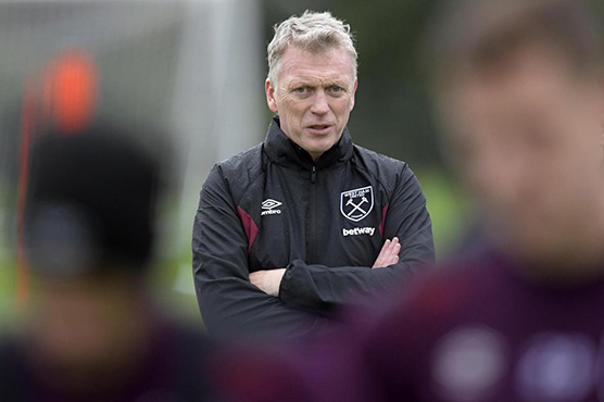 Moyes set to drop England goalkeeper Hart