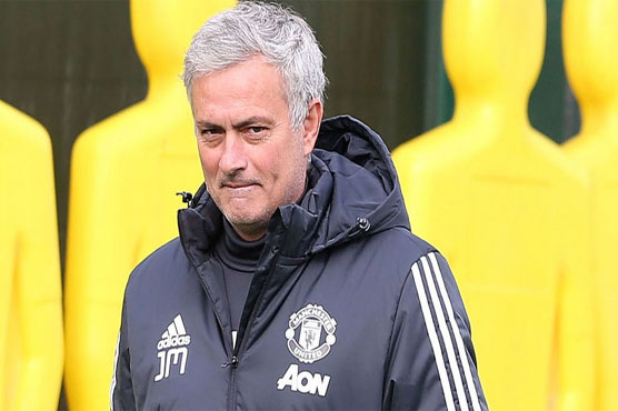Football: Man City players knocked over by wind: Mourinho