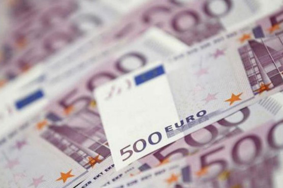 Homeless man hits gold: 'finds' 300,000 euros in Paris office