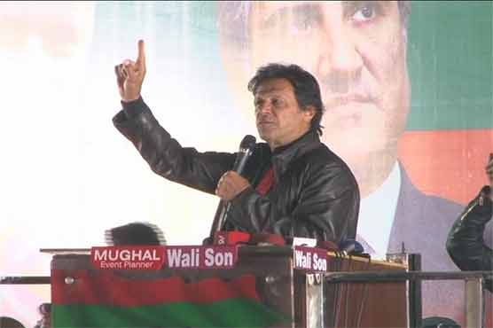 Imran Khan challenges Nawaz Sharif for majority vote in 2018 elections