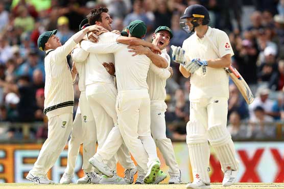 Australia win Ashes with crushing victory in third Test