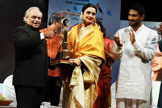 Smita Patil was far better actress than me, says Rekha